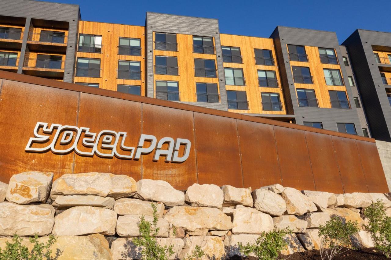 Yotelpad Park City Bagian luar foto